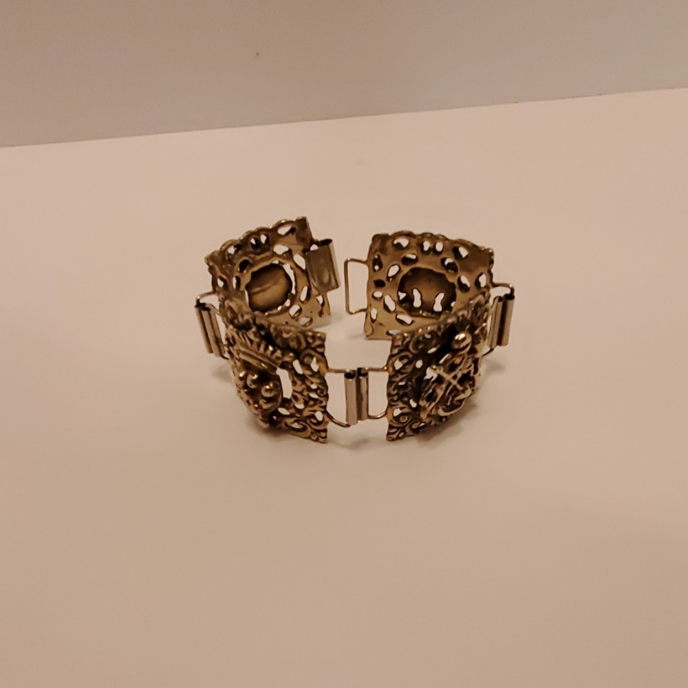 A gorgeous French linked panel bracelet